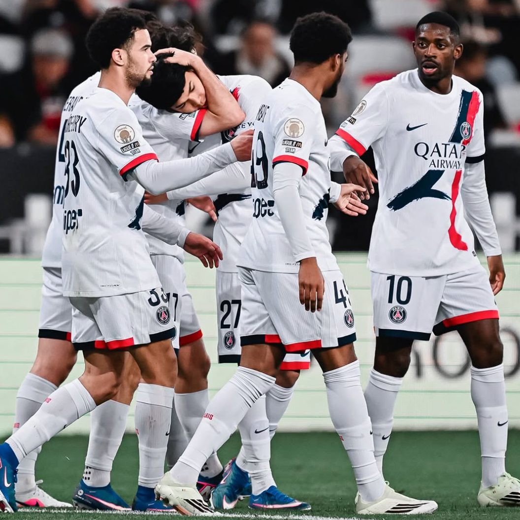 Paris Saint-Germain 2025 - 2026 Visitante Vers. Jugador