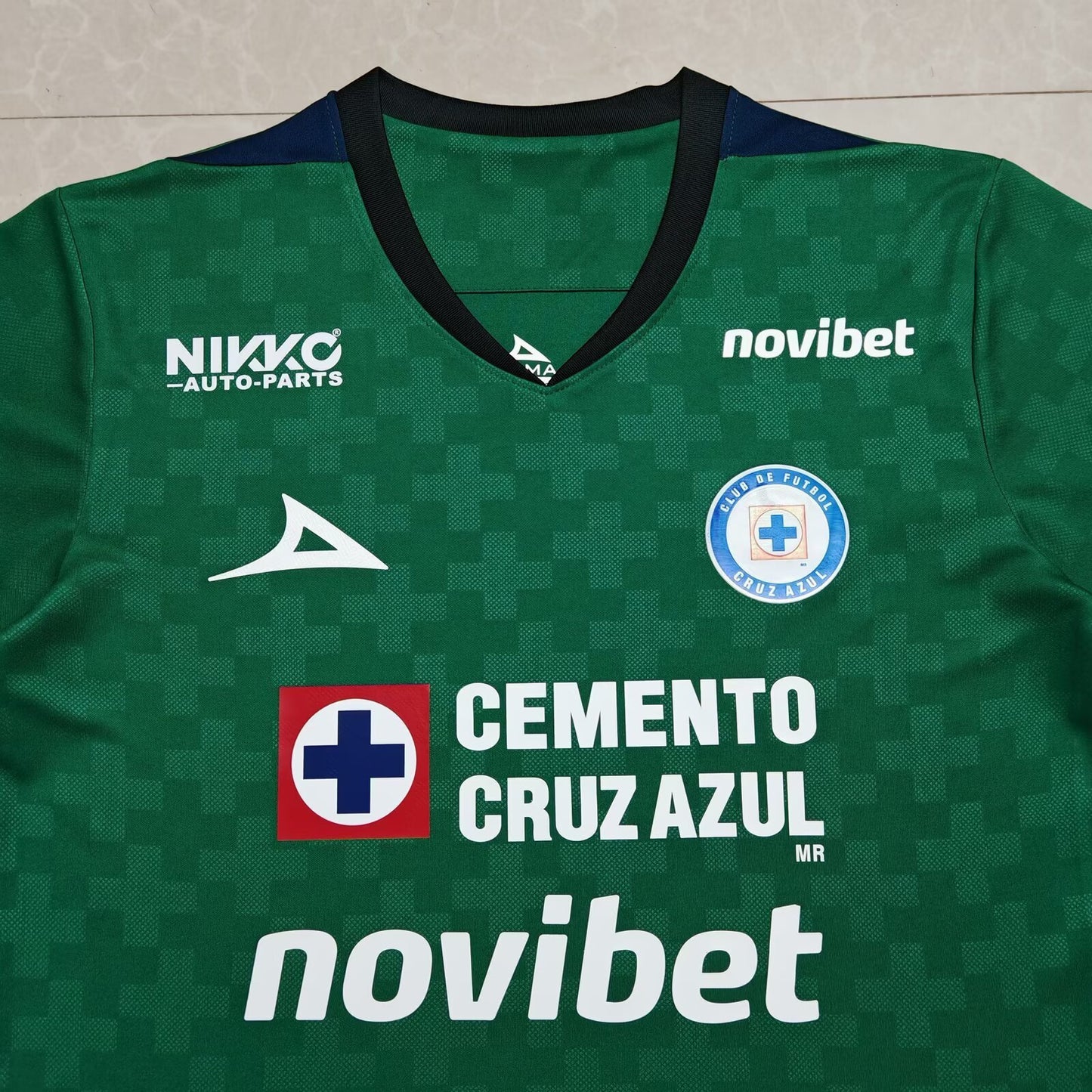 Cruz Azul 2025 - 2026 Portero Vers. Jugador