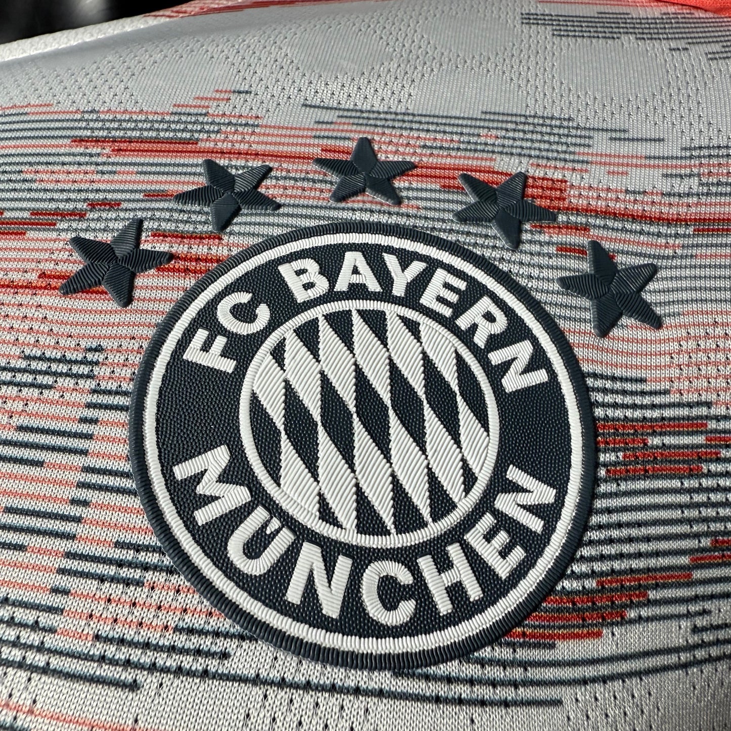 Bayern Múnich 2025 - 2026 Visitante Vers. Jugador