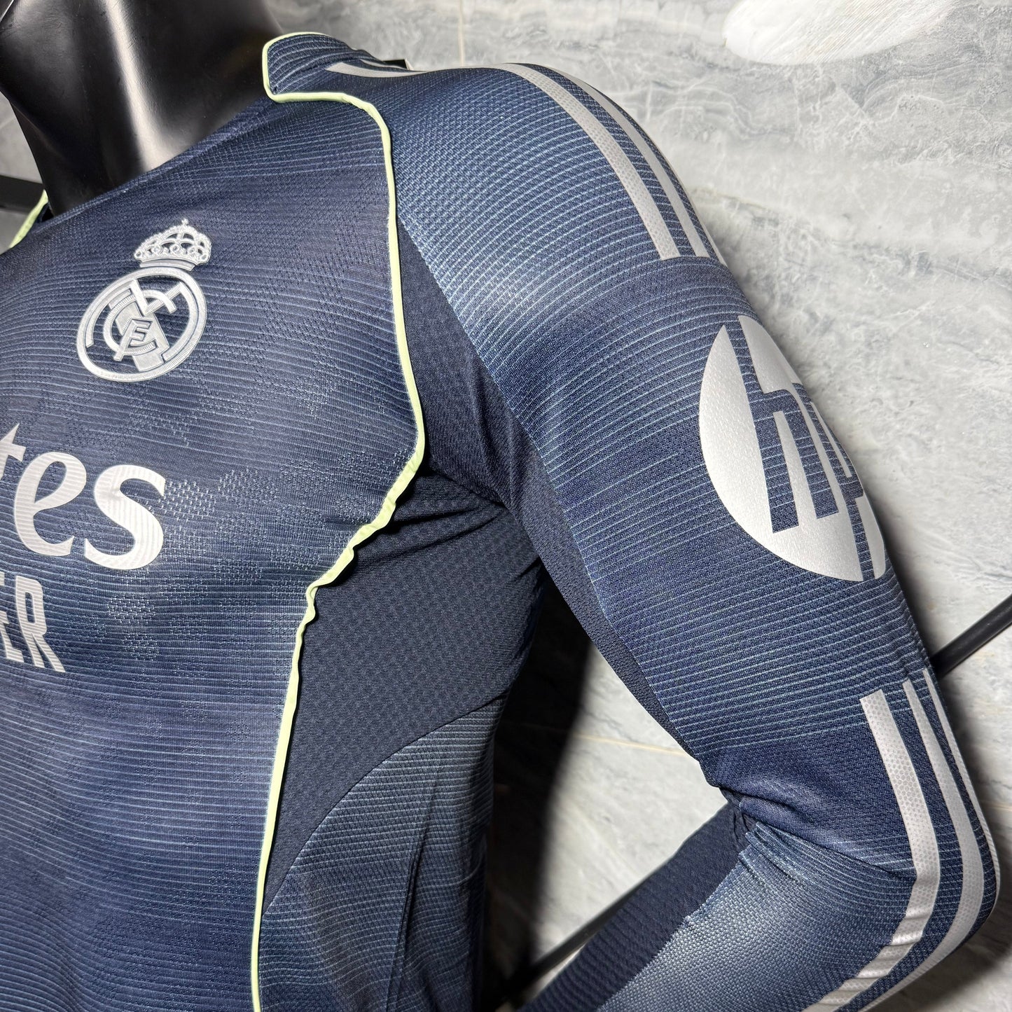 Real Madrid 2025 - 2026 Visitante Vers. Jugador
