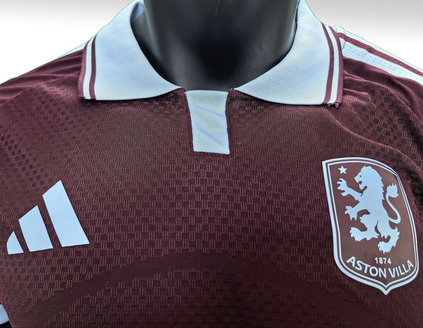 Aston Villa 2026 - 2027 Local Vers. Jugador