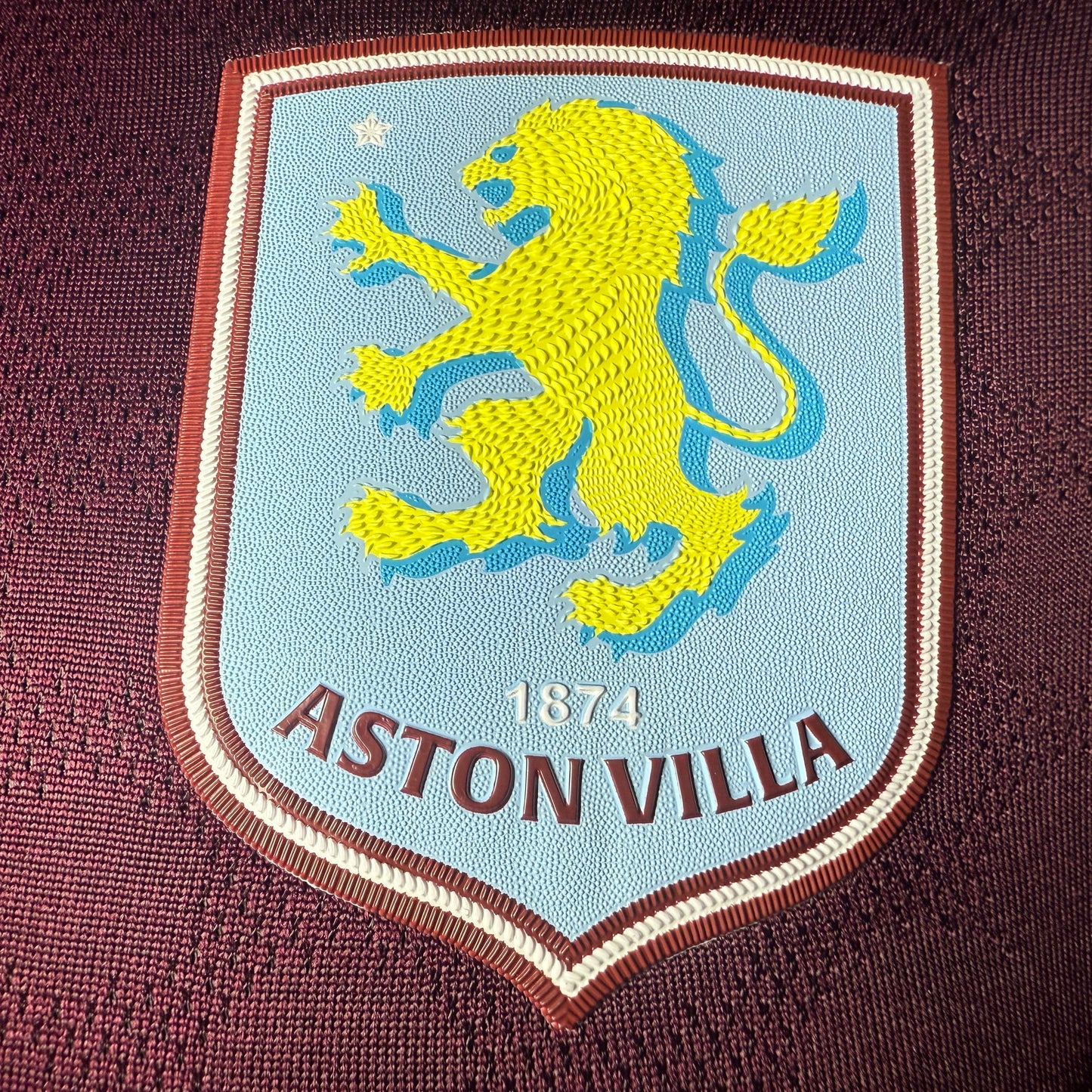 Aston Villa 2025 - 2026 Local Vers. Jugador