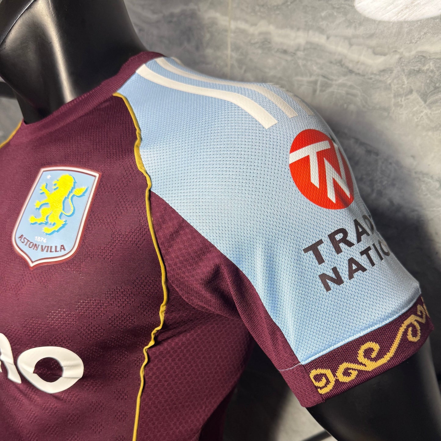 Aston Villa 2025 - 2026 Local Vers. Jugador
