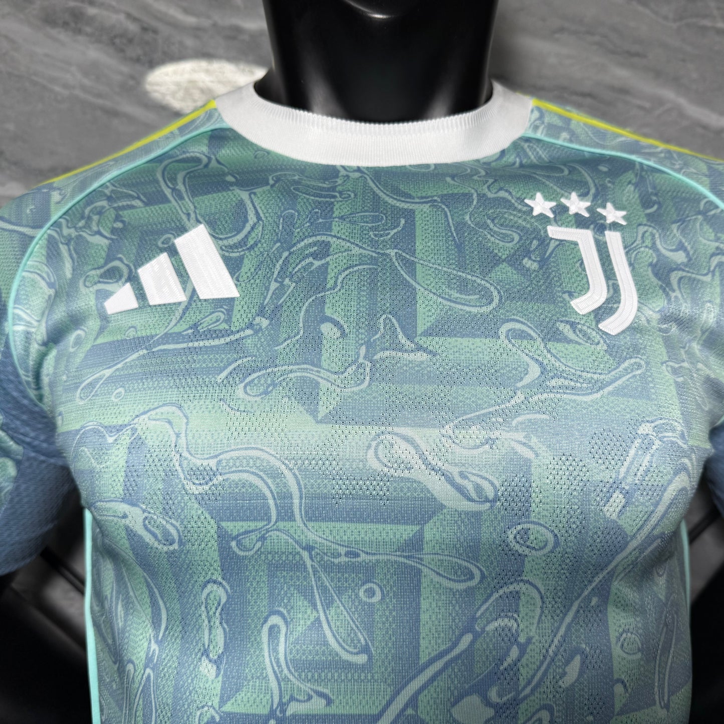 Juventus 2025 - 2026 Visitante Vers. Jugador