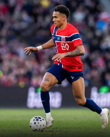 Noruega 2026 - 2027 Local Vers. Jugador