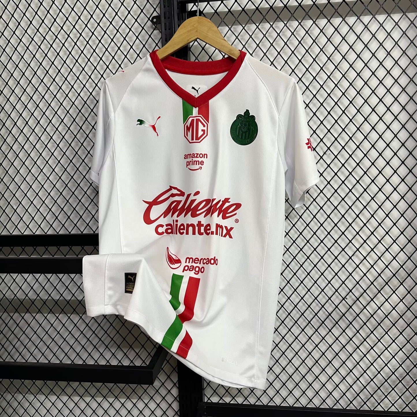 Chivas de Guadalajara 2025 - 2026 Visitante Vers. Jugador