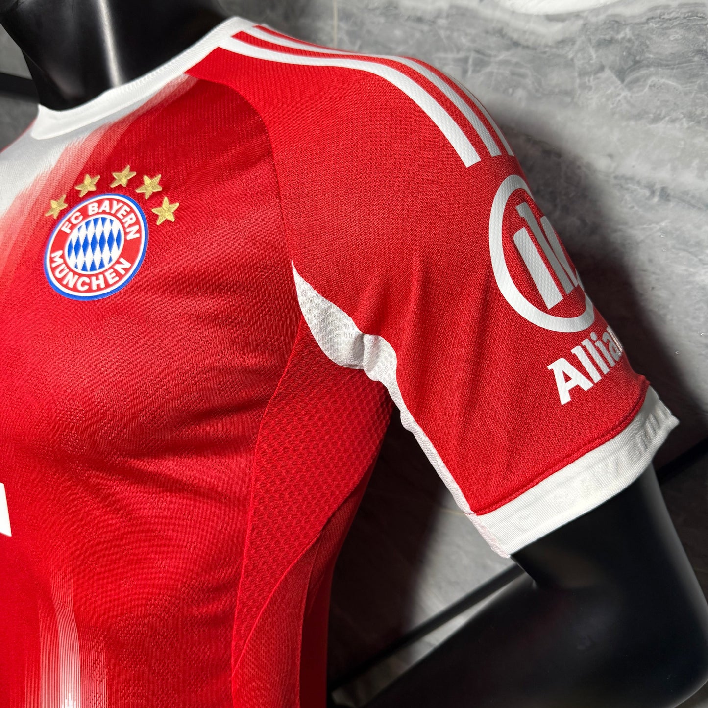 Bayern Múnich 2025 - 2026 Local Vers. Jugador