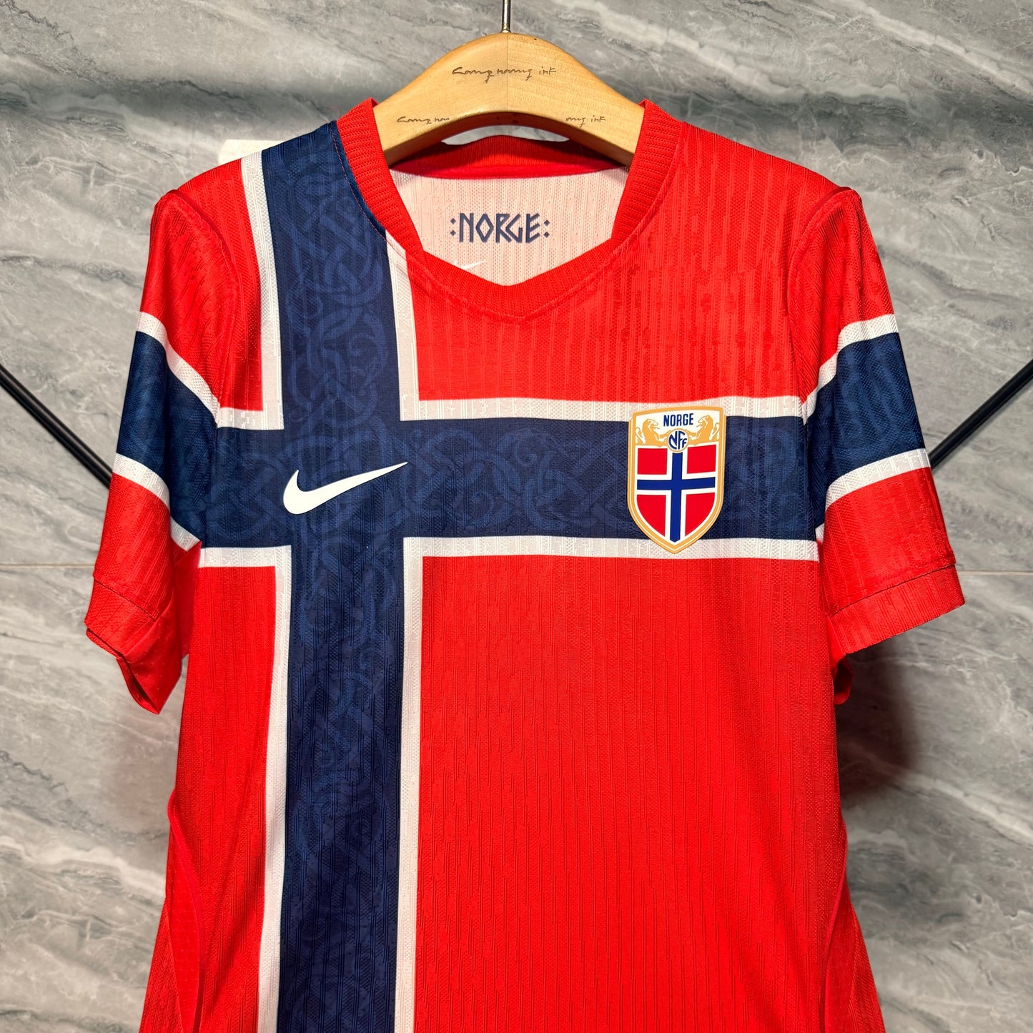 Noruega 2026 - 2027 Local Vers. Jugador