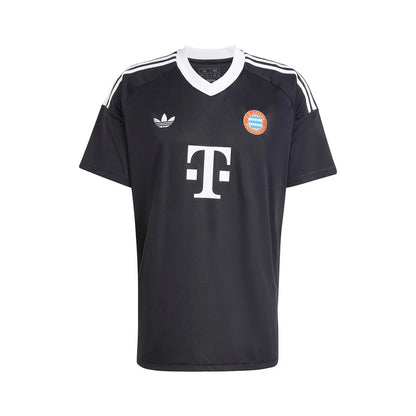 Bayern Múnich 2024 - 2025 Portero Vers. Jugador