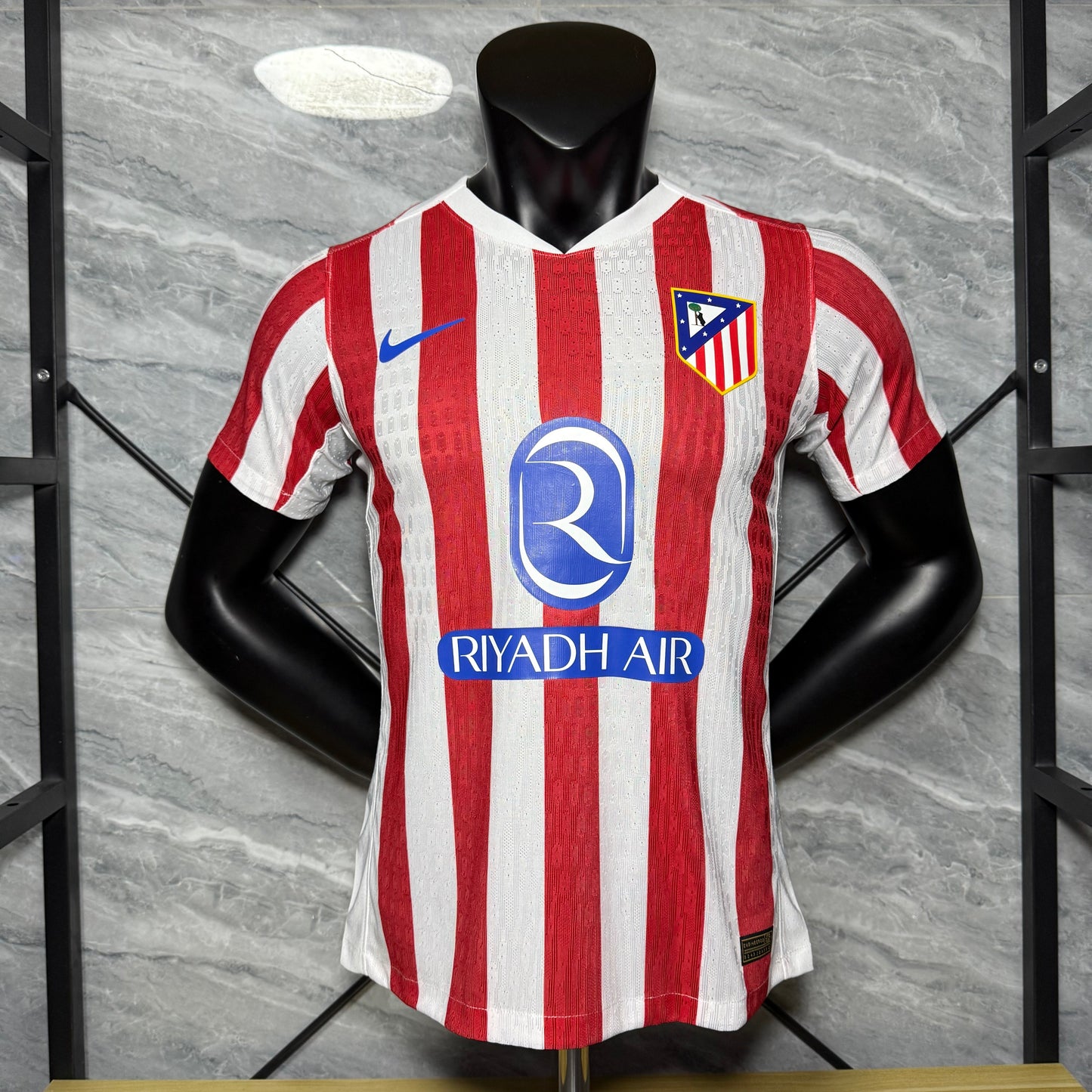 Atlético de Madrid 2025 - 2026 Local Vers. Jugador